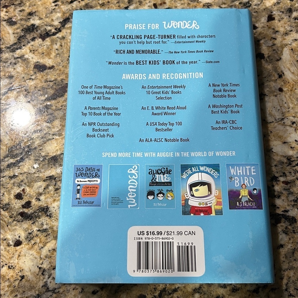 Wonder by RJ Palacio - Picture 3 of 7